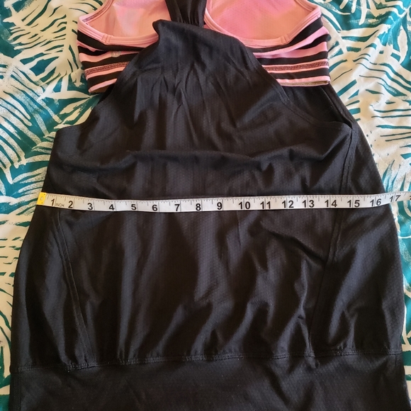 Lululemon Workout Top - Picture 5 of 9